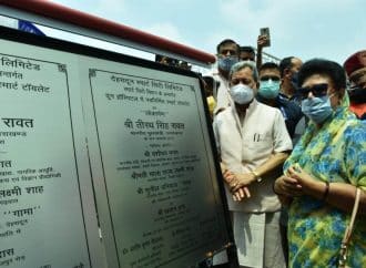 मुख्यमंत्री तीरथ सिंह रावत ने स्मार्ट सिटी योजना के अन्तर्गत संचालित 05 इलेक्ट्रिक बसों को दिखाई हरी झण्डी, स्मार्ट टॉयलेट का भी किया लोकार्पण।