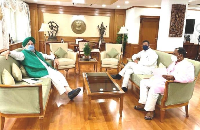 कुमाऊँ क्षेत्र में अंतरराष्ट्रीय स्तर के हवाई अड्डे की दिशा में बढ़ा काम, 1 सितंबर से पिथौरागढ़ की नैनी सैनी हवाई पट्टी पर नियमित हवाई सेवा का होगा संचालन – अनिल बलूनी