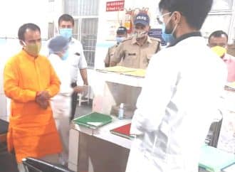 कोविड की तीसरी लहर रोकने को मुस्तैद रहे विभाग – डा. धन सिंह रावत।