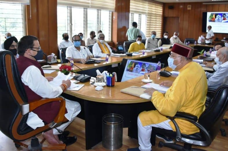 जोशीमठ में स्थापित होगा वेद अध्ययन केन्द्र, मन्दिरों के गर्भगृह से नहीं होगा लाइव प्रसारण। चार धाम देवस्थानम् प्रबन्धन बोर्ड की बैठक में मुख्यमंत्री ने कहा चारधाम मन्दिरों में पुरानी परम्परायें चलती रहेगी, राज्य सरकार का कार्य मन्दिर की आन्तरिक व्यवस्थाओं पर अधिकार करना नहीं बल्कि सहयोग करना है।