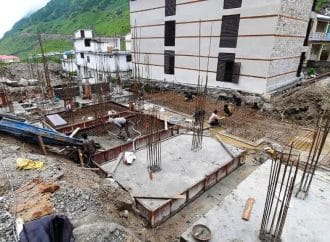 केदारनाथ धाम में रात-दिन पुनर्निर्माण कार्य, अगले वर्ष तक पूरे होने हैं सभी दूसरे चरण के कार्य।