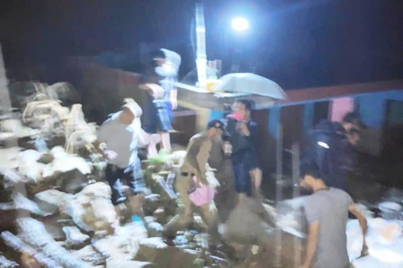 उत्तरकाशी में फटा बादल, कई लोगों के लापता और 3 लोगों के दबे होने की खबर, रेक्यु कार्य जारी।