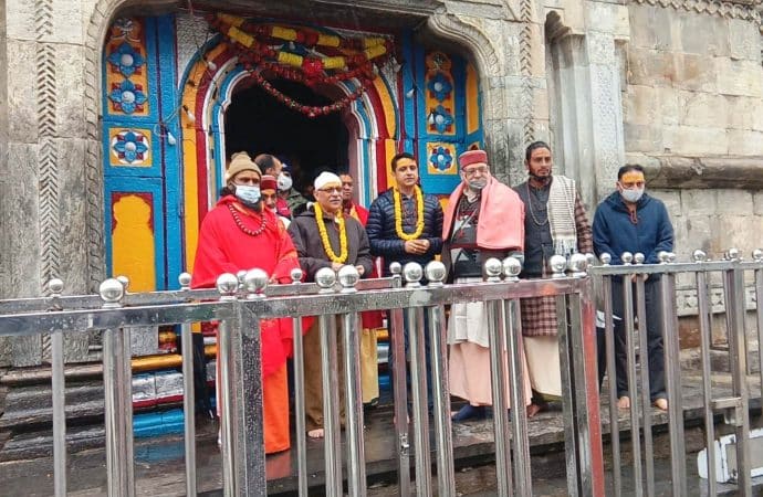 प्रधानमंत्री के सलाहकार भाष्कर खुल्बे ने किये श्री बदरी- केदार के दर्शन, श्री केदारनाथ धाम पुनर्निर्माण कार्यों सहित श्री बदरीनाथ धाम मास्टर प्लान‌ का लिया जायजा।