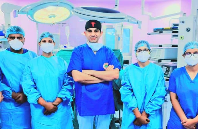 बड़ी उपलब्धि: एम्स गोरखपुर से रेफर युवती की हुई दुर्लभ एवं अति जटिल सर्जरी, मिला नया जीवनदान, एम्स ऋषिकेश के ओबीजी डिपार्टमेंट की रिकंस्ट्रक्टिव एवं कॉस्मेटिक गाइनेकॉलोजी डिवीजन में हुआ ऑपरेशन।