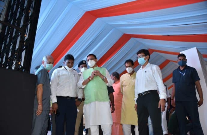 मुख्यमंत्री धामी ने प्रधानमंत्री के ऋषिकेश दौरे सम्बंधी व्यवस्थाओं का औचक निरीक्षण कर लिया जायजा।