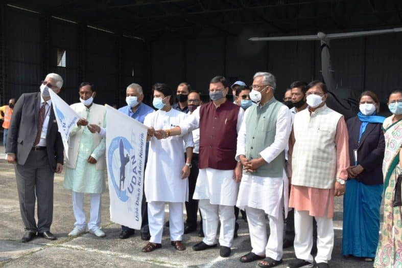 उत्तराखण्ड में 7 नई हेली सेवाओं के शुभारम्भ के मौके पर सिंधिया ने कहा कि नागरिक उड्डयन और पर्यटन एक ही सिक्के के दो पहलू।