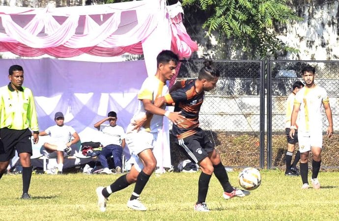 कर्नल आरसी शर्मा मेमोरियल दून सॉकर कप सेमीफाइनल में पहुंचे बीएससी ब्वॉयज और अधोईवाला ब्वॉयज।