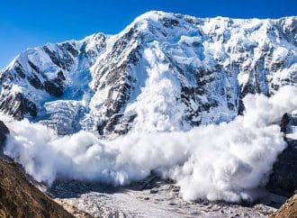दस सदस्यीय पर्वतारोही नौसेना का दल त्रिशूल माउंट पर एवलांच में फंसा, रेस्क्यू के लिए निम का रेस्क्यू दल रवाना।