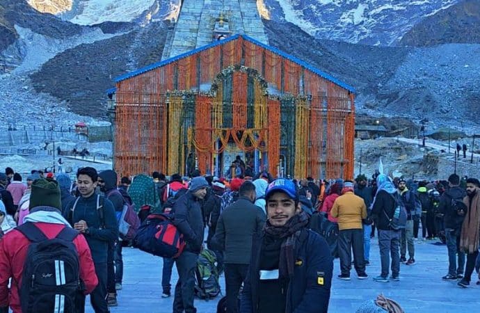 चार धामों में से तीन धामों के कपाट विधिविधान से शीतकाल के लिए बंद, अभी तक चारो धामों में साढ़े चार लाख से अधिक तीर्थ यात्री पहुंचे दर्शनों के लिए।