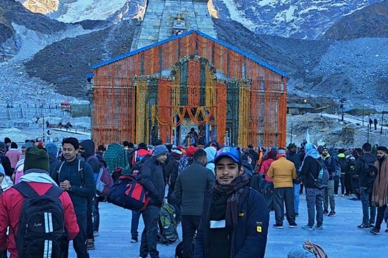 चार धामों में से तीन धामों के कपाट विधिविधान से शीतकाल के लिए बंद, अभी तक चारो धामों में साढ़े चार लाख से अधिक तीर्थ यात्री पहुंचे दर्शनों के लिए।