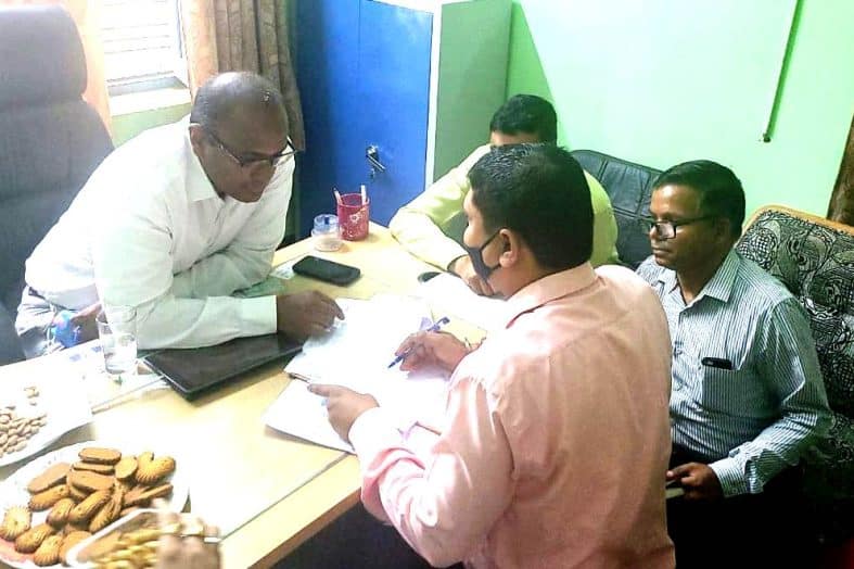 सचिव सहकारिता पुरुषोत्तम ने किया सहकारी समिति झाझरा, दुग्ध समिति शंकरपुर का दौरा, कहा किसानों को अच्छी नस्ल की गाय उपलब्ध कराया जाय।