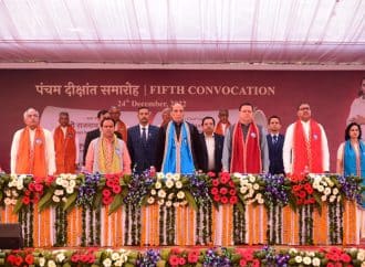 एसआरएचयू दीक्षांत समारोह में बोले रक्षामंत्री भारत अब कुछ बोलता है तो दुनिया गंभीरता के साथ सुनती ही नहीं उसका पालन भी करती है।