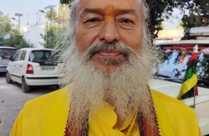 प्रखर संत महामंडलेश्वर दयाराम दास ने विरक्त वैष्णव मंडल के अध्यक्ष चुने जाने पर कहा सरकार उत्तराखंड के मठ, मंदिर और आश्रम के संरक्षण के लिए कठोर कदम उठाए।