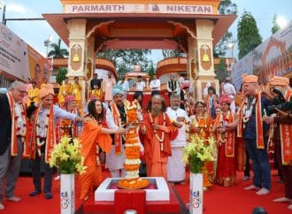 ऋषिकेश में गंगा आरती से G-20 का आगाज, उत्तराखंड के पारंपरिक भोज के साथ अवधी, पंजाबी सहित यूरोपियन और थाई भोजन परोसा गया।