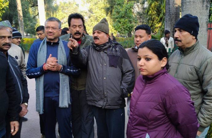 पद संभालते ही एक्शन में आये सौरभ मेयर सौरभ थपलियाल ने किया गांधी पार्क का निरीक्षण स्वच्छता व दून को हरा भरा बनाने पर दिया जोर