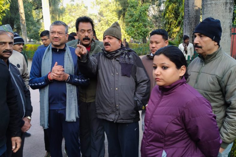 पद संभालते ही एक्शन में आये सौरभ मेयर सौरभ थपलियाल ने किया गांधी पार्क का निरीक्षण स्वच्छता व दून को हरा भरा बनाने पर दिया जोर