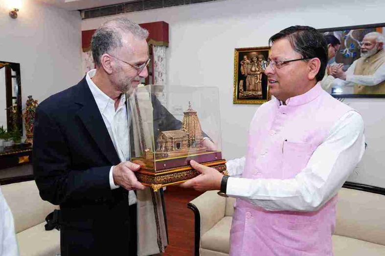 धामी ने हेस्को संस्थापक जोशी व ग्लिकमैन से GEP व पर्यावरण संतुलन पर विचार-विमर्श