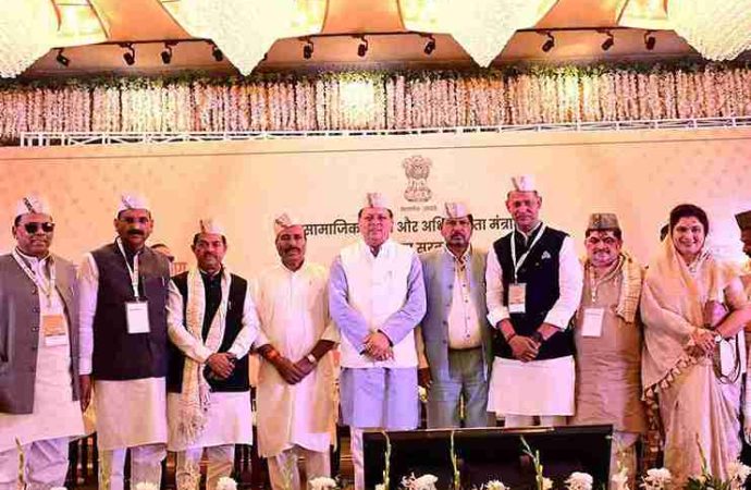 प्रधानमंत्री की नीतियों से तीस करोड़ लोग गरीबी रेखा से बाहर निकले – मुख्यमंत्री