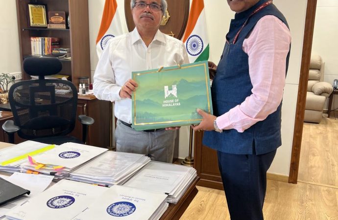 मुख्य सचिव ने की रेलवे बोर्ड के अध्यक्ष से भेंट। प्रदेश में संचालित विभिन्न रेल परियोजनाओं के संबंध में की चर्चा।