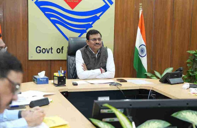 मुख्य सचिव ने की पीएम-एबीएचआईएम और विश्वकर्मा योजना की समीक्षा, समयबद्ध क्रियान्वयन के दिए निर्देश