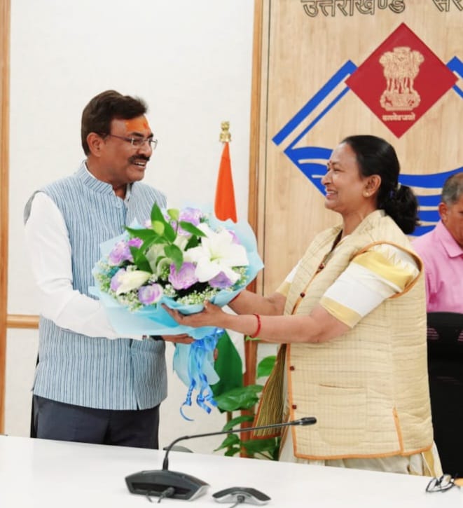 नवनियुक्त मुख्य सचिव श्री आनन्द बर्द्धन ने पदभार ग्रहण किया