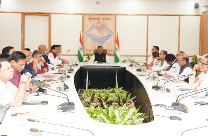 नयनियुक्त सीएस की पहली सचिव समिति की बैठक, सभी विभागों को राजस्व बढ़ाने के निर्देश