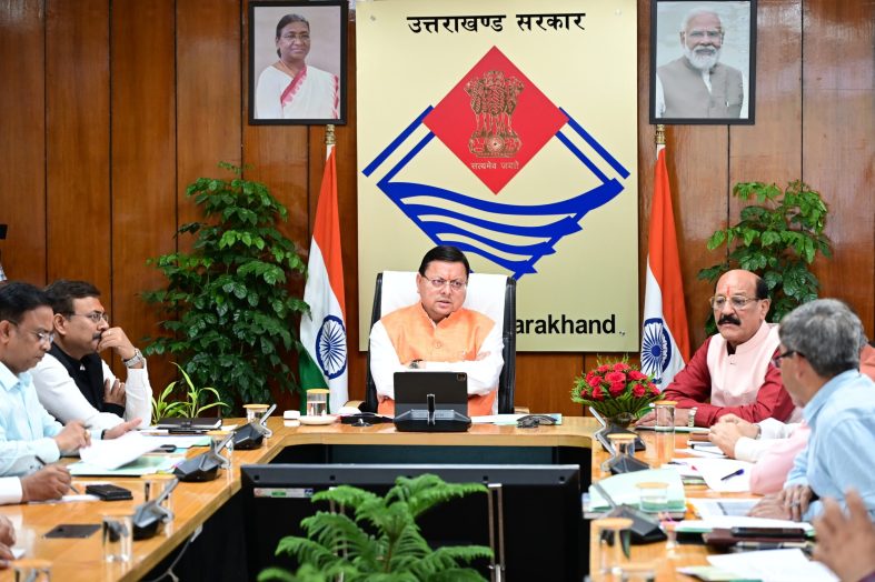 सीएम धामी ने की वन एवं ऊर्जा विभाग की गेम चेंजर योजनाओं की समीक्षा, दिए महत्वपूर्ण निर्देश