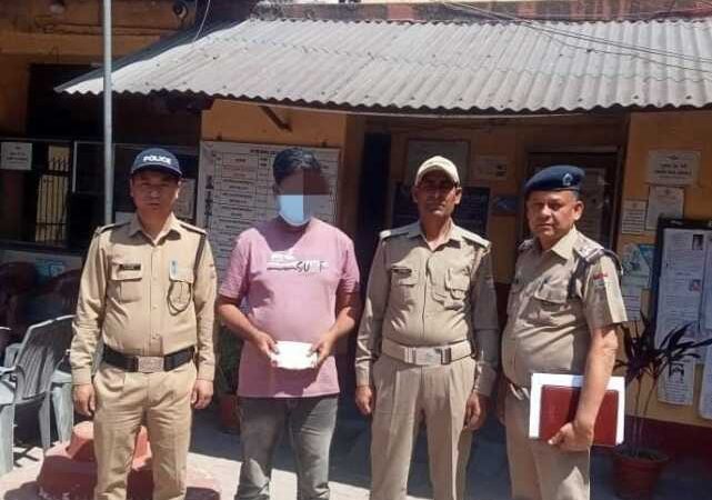फिल्मी स्टाइल में मादक पदार्थो की तस्करी करने वाला 01 नशा तस्कर आया दून पुलिस की गिरफ्त में