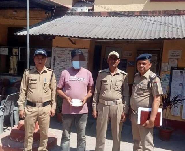 फिल्मी स्टाइल में मादक पदार्थो की तस्करी करने वाला 01 नशा तस्कर आया दून पुलिस की गिरफ्त में