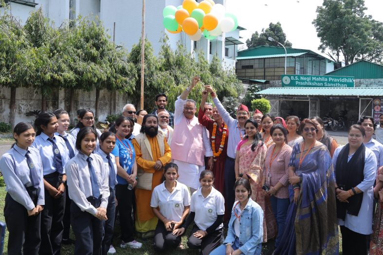 प्रधानमंत्री नरेंद्र मोदी के प्रयासों से योग को वैश्विक पहचान मिली- कैबिनेट मंत्री