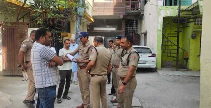 पटेलनगर क्षेत्र में पुलिस ने चलाया सत्यापन अभियान