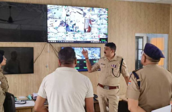 HAWK EYE निगरानी में होगी चार धाम यात्रा, ड्रोन के माध्यम से हर गतिविधि पर रहेगी दून पुलिस की पैनी नजर।