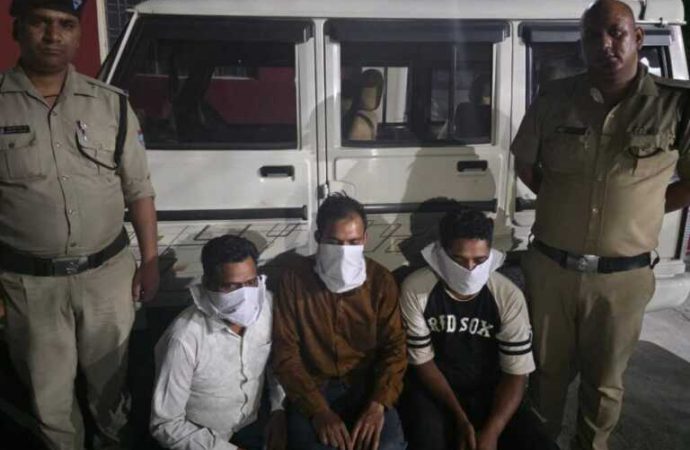नकली पनीर की कालाबाजारी में लिप्त 03 मुख्य अभियुक्त आये दून पुलिस की गिरफ्त में।