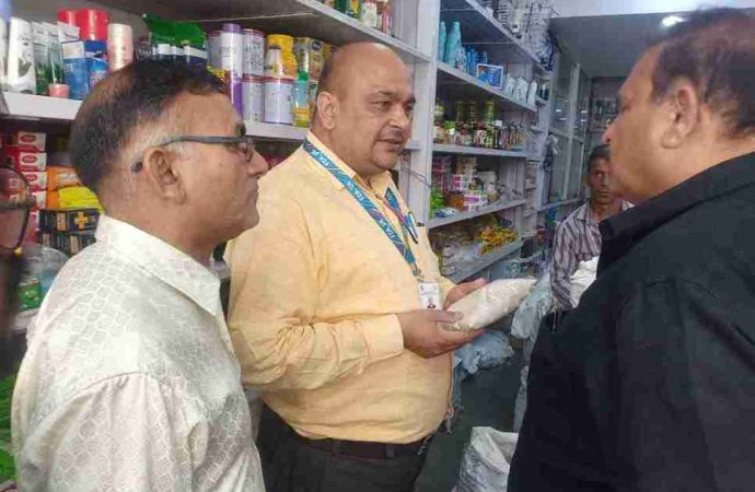 प्रदेशभर में एफडीए के ताबड़तोड़ छापे, अब तक पंद्रह सौ से अधिक दुकानों में छापे, दो दर्जन दुकानों को नोटिस, बड़ी मात्रा में कुट्टू का आटा किया गया नष्ट