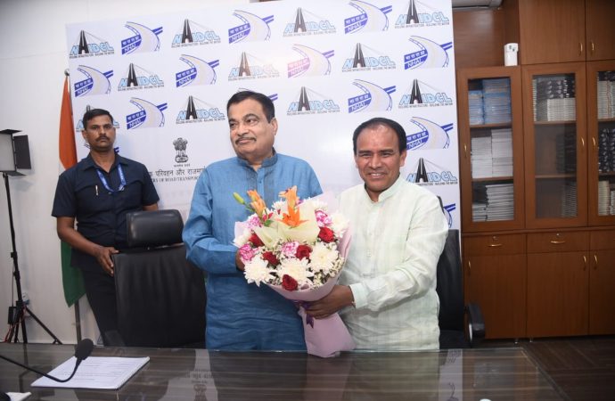 श्रीनगर में एलिवेटेड रोड़ निर्माण को केन्द्रीय मंत्री की हरी झंडी