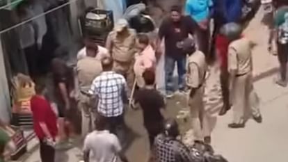 पर्यटकों व होटल कर्मी के बीच हुई कहासुनी, फिर चले लाठी-डंडे, सोशल मीडिया पर वीडियो वायरल