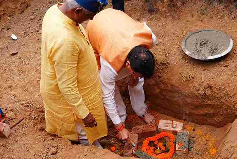 मुख्यमंत्री ने सरस्वती विद्या मंदिर, मांडूवाला में छात्रावास शिलान्यास कार्यक्रम में किया प्रतिभाग