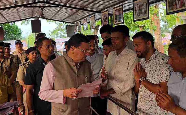 मुख्यमंत्री ने बनबसा में सनिया नाले की सफाई के लिए दिए आदेश, एक घंटे के भीतर काम शुरू