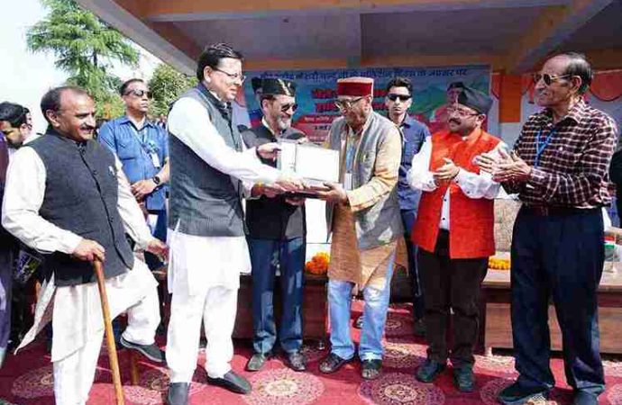 मुख्यमंत्री ने किया स्वतंत्रता सेनानी शहीद केसरी चंद को नमन