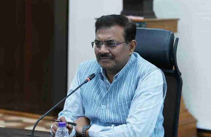हरिद्वार कॉरिडोर, शारदा रिवरफ्रंट और ऋषिकेश मास्टर प्लान पर मुख्य सचिव ने दिए तेज़ी से क्रियान्वयन के निर्देश