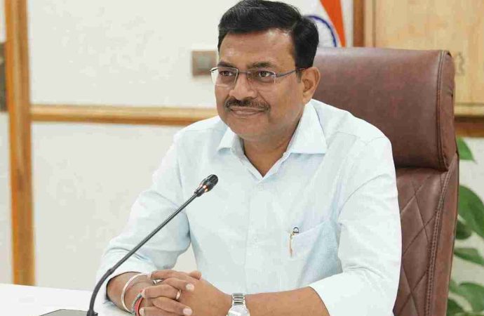 प्रदेश के सभी विभागों में ई-ऑफिस लागू करने के निर्देश, वेबसाइट अपडेट पर भी जोर – मुख्य सचिव