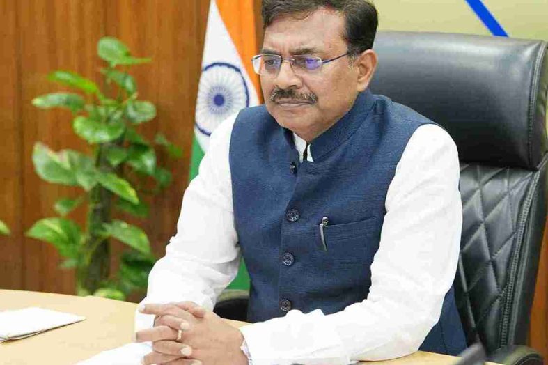 मुख्य सचिव ने स्वास्थ्य सेवाओं की समीक्षा की, जिला अस्पतालों को सुदृढ़ करने के दिए निर्देश