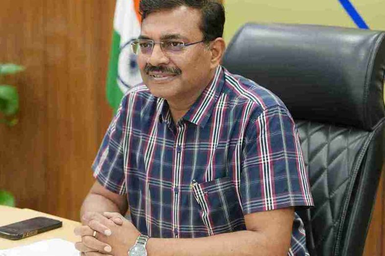 मुख्य सचिव ने ली मंडल रेल प्रबंधक मुरादाबाद एवं इज्जतनगर के साथ बैठक