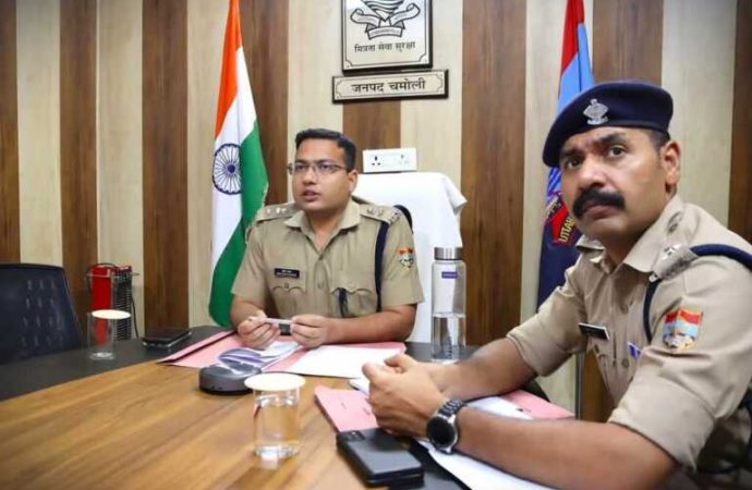 हेमकुंड साहिब यात्रा की तैयारियों में जुटी चमोली पुलिस: एसपी चमोली ने ली वर्चुअल मीटिंग, दिए महत्वपूर्ण निर्देश