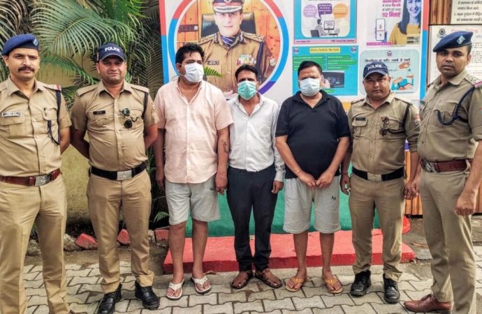 अंतरराष्ट्रीय संरक्षित पशु लाडवा गैंग के 3 लोग 1 करोड़ का दुर्लभ दोमुंहा सांप बेचने हरियाणा से पहुंचे ,पकड़ा दून पुलिस ने,भेजा जेल