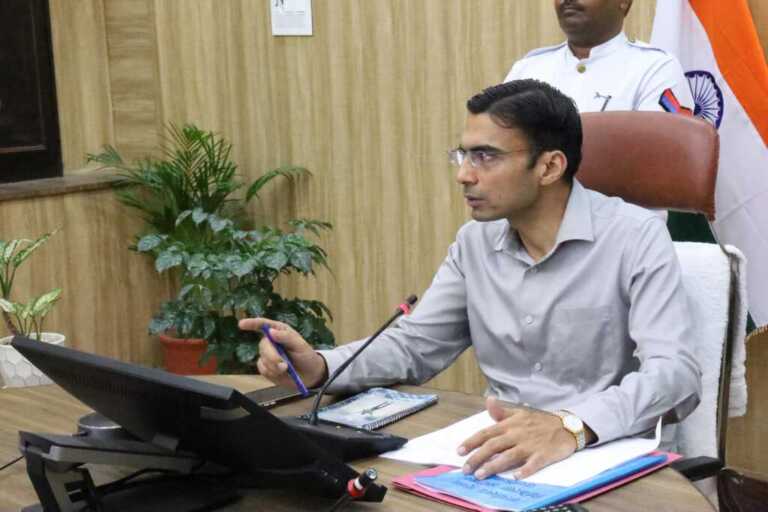 आपका मन तय नहीं कर सकता कि ऑपरेशन सर्जरी होंगी या नहींः डीएम