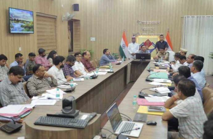 यातायात बाधा बनी शराब की 6 दुकानों को शिफ्ट करने का प्रशासन का सख्त आदेश