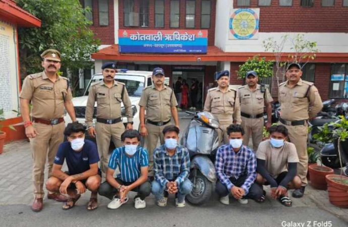 सरेराह गुंडई करने वालों पर दून पुलिस की सख्ती, ऋषिकेश मारपीट मामले में कार्रवाई तेज