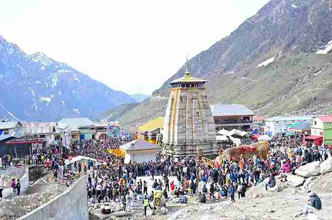 केदारनाथ में लगा बाबा के भक्तों का तांता
