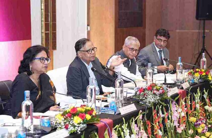 जन प्रतिनिधियों ने वित्त आयोग के सामने रखी वित्तीय आवंटन बढ़ाने की मांग